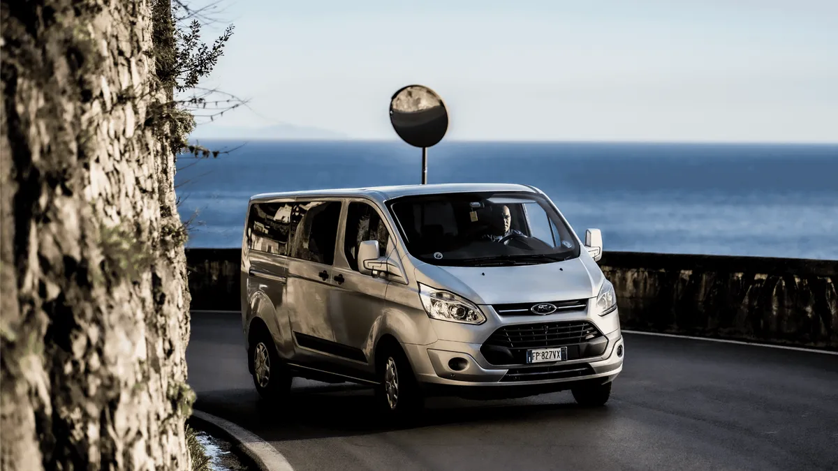Sorrento: Shared Transfer to Naples Airport or Train Station listing photo for transfer from Naples airport to Sorrento, Sorrento